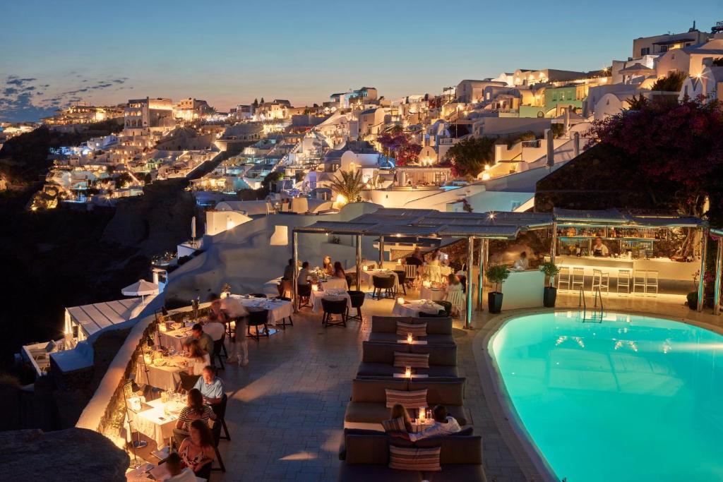 Bazén v ubytování Canaves Oia Suites - Small Luxury Hotels of the World nebo v jeho okolí