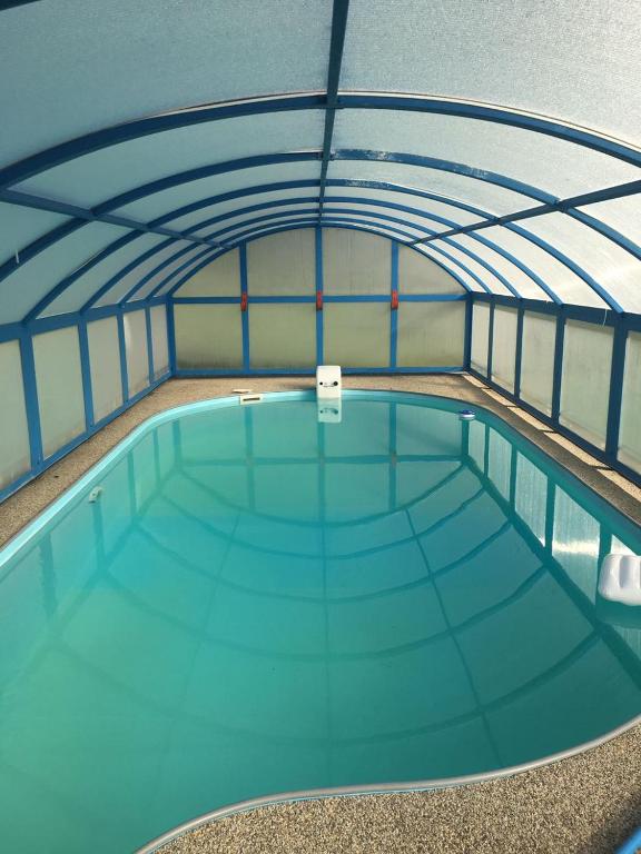 Bazén v ubytování ApartmányDanielova nebo v jeho okolí