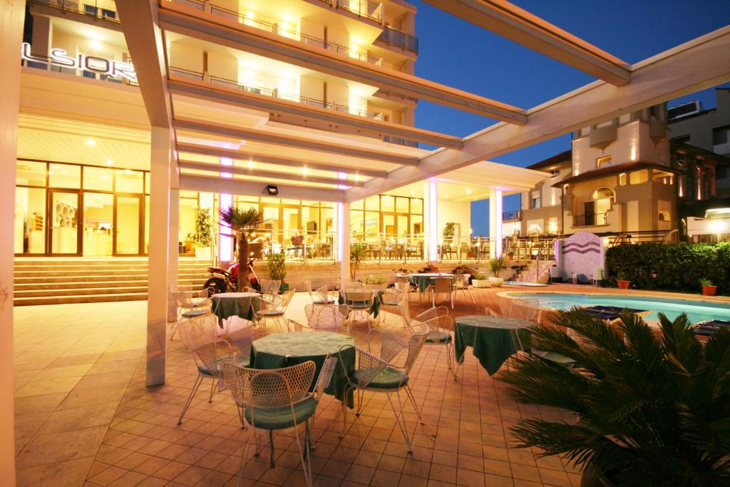 The swimming pool at or close to Hotel Excelsior