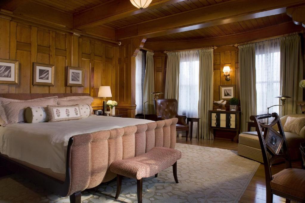 Castle Hill Inn - Superior King Room