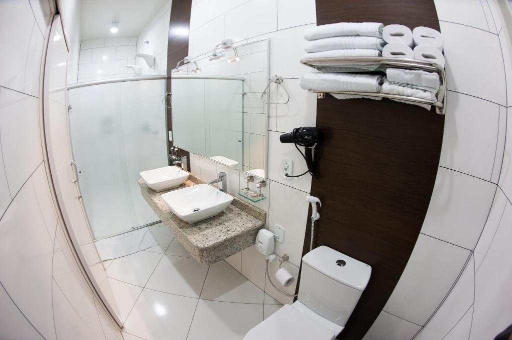 Koupelna v ubytování Hotel Tito's