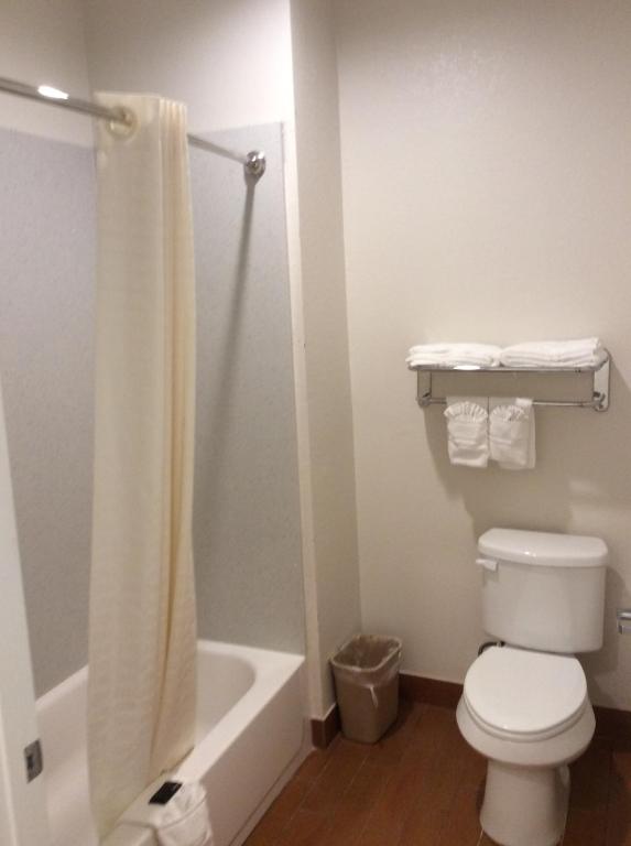 Regency Inn & Suites- NW Houston - King Room Met Bank - Niet Roken