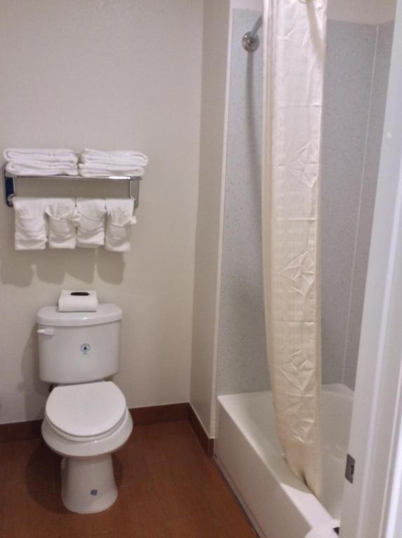 Regency Inn & Suites- NW Houston - Superior King Studio Met Keuken