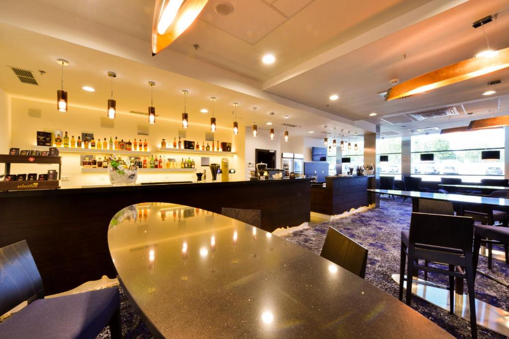 Restaurace v ubytování Grid Hotel
