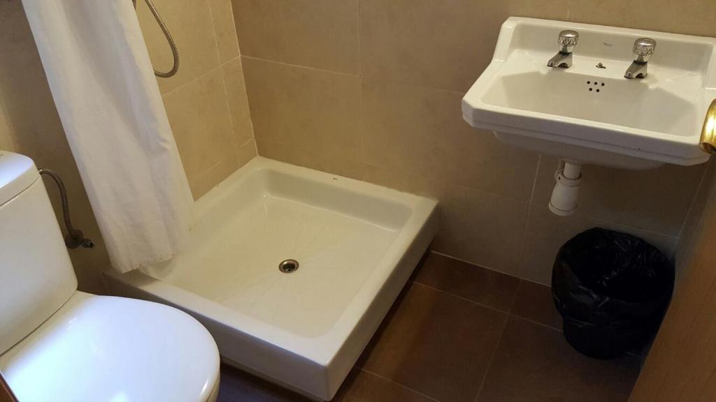 Pensión Villanueva - Single Room With Private Bathroom With No Views