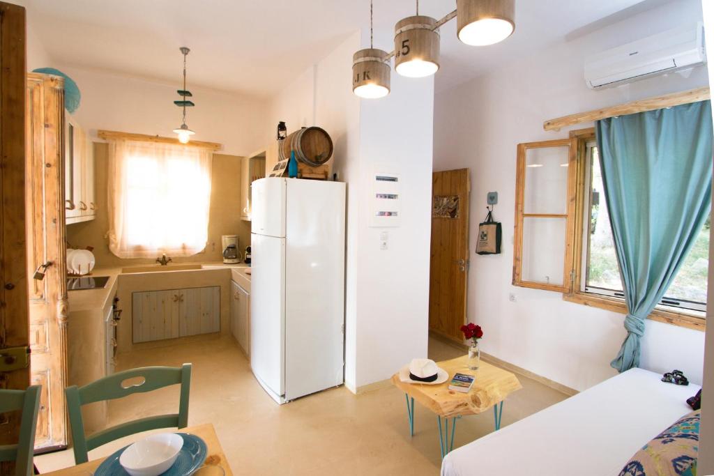 Kuchnia lub aneks kuchenny w obiekcie Mera Beachfront House - Falasarna