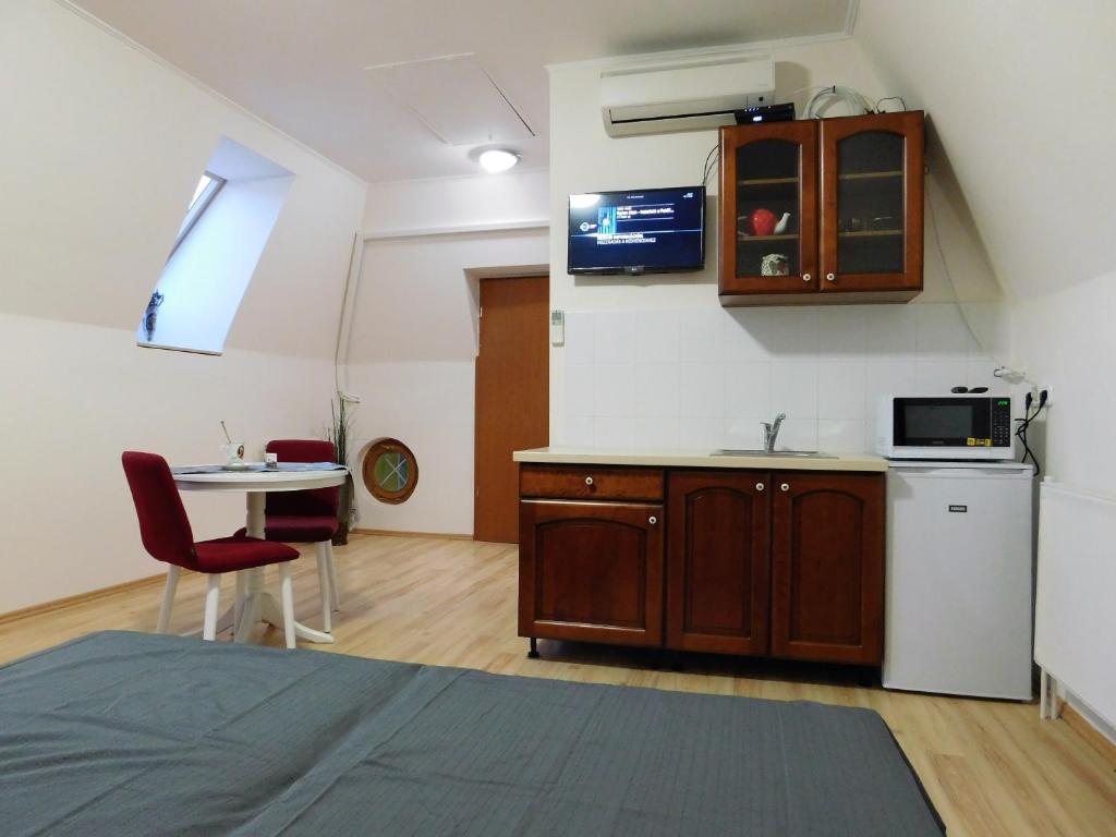 Zdjęcie z galerii obiektu Tulipán Apartman w mieście Balatonalmádi