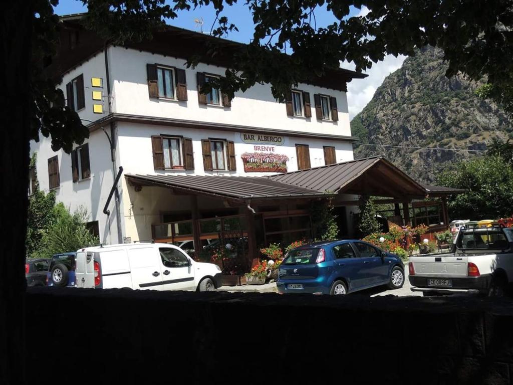 Nespecifikovaný výhled na hory nebo výhled na hory při pohledu z hotelu