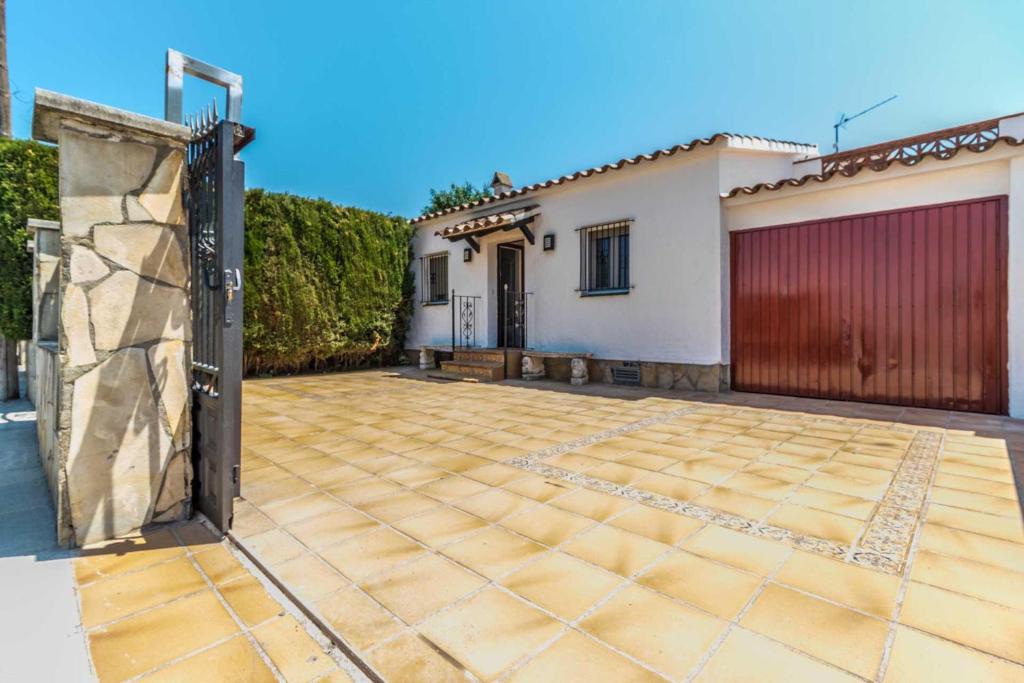 Fotografia z galérie ubytovania Empurialola -Casa con piscina en Empuriabrava-148 v destinácii Empuriabrava