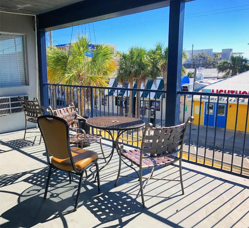 Sea and Breeze Hotel and Condo photo