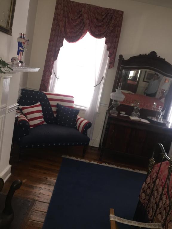 The Richard Johnston Inn & 1890 Caroline House - Superior Queen Room