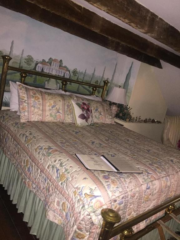 The Richard Johnston Inn & 1890 Caroline House - Superior King Room