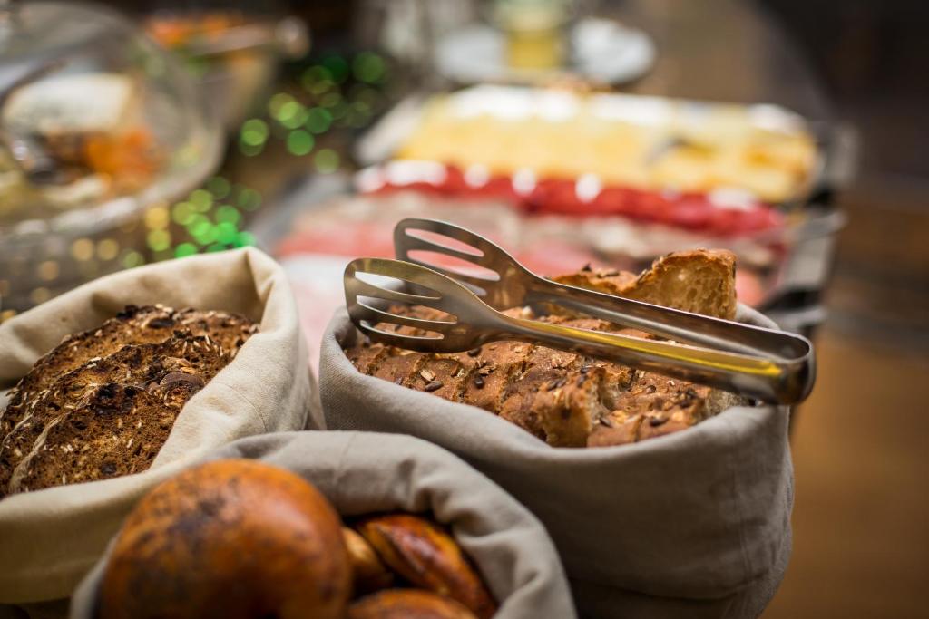 Hotel U Zlateho jelena - Resim 11