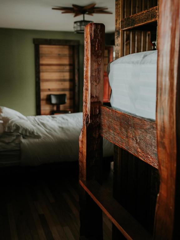 Postel nebo postele na pokoji v ubytování Pitchwood Inn