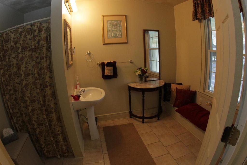 Glass Magnolia Bed & Breakfast - Habitación Deluxe Con Cama Extragrande