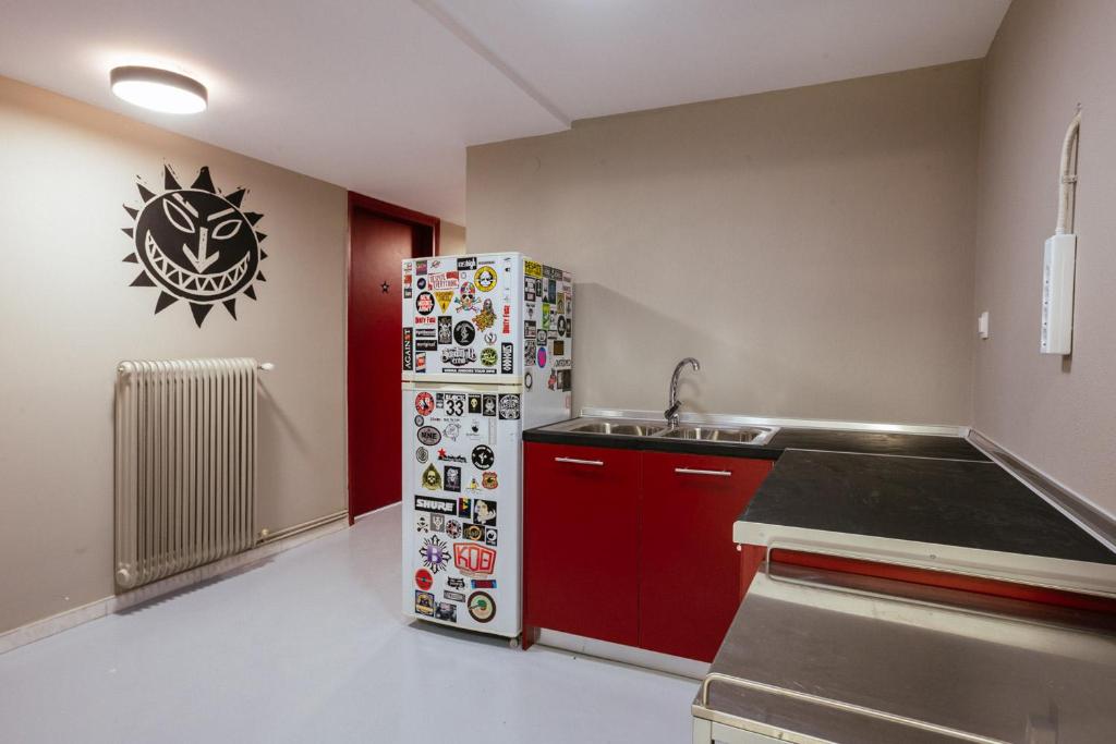 Stay Hybrid Youth Hostel photo