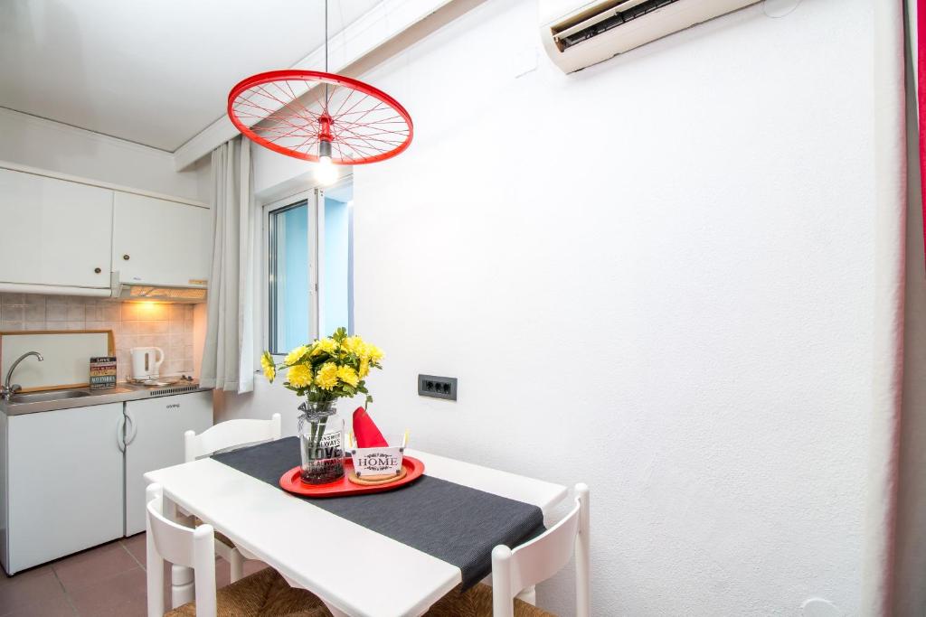 Kuchyň nebo kuchyňský kout v ubytování Kahlua Hotel Apartments