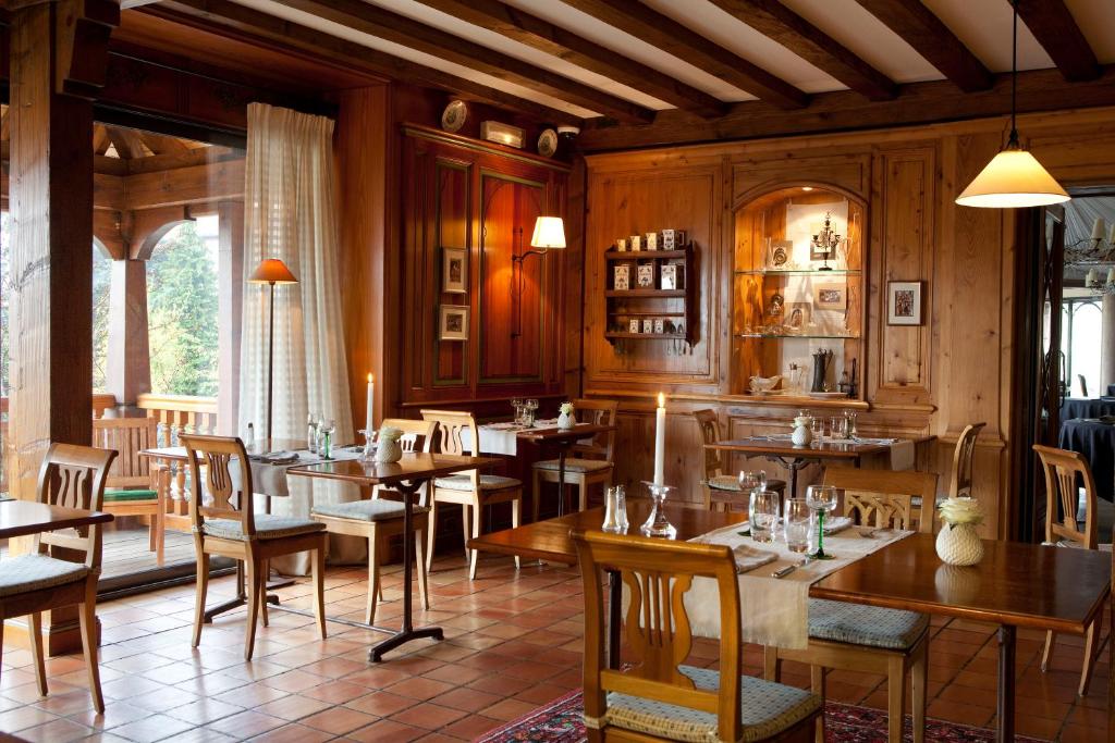 Restaurace v ubytování Logis Hotel Le Parc & Spa