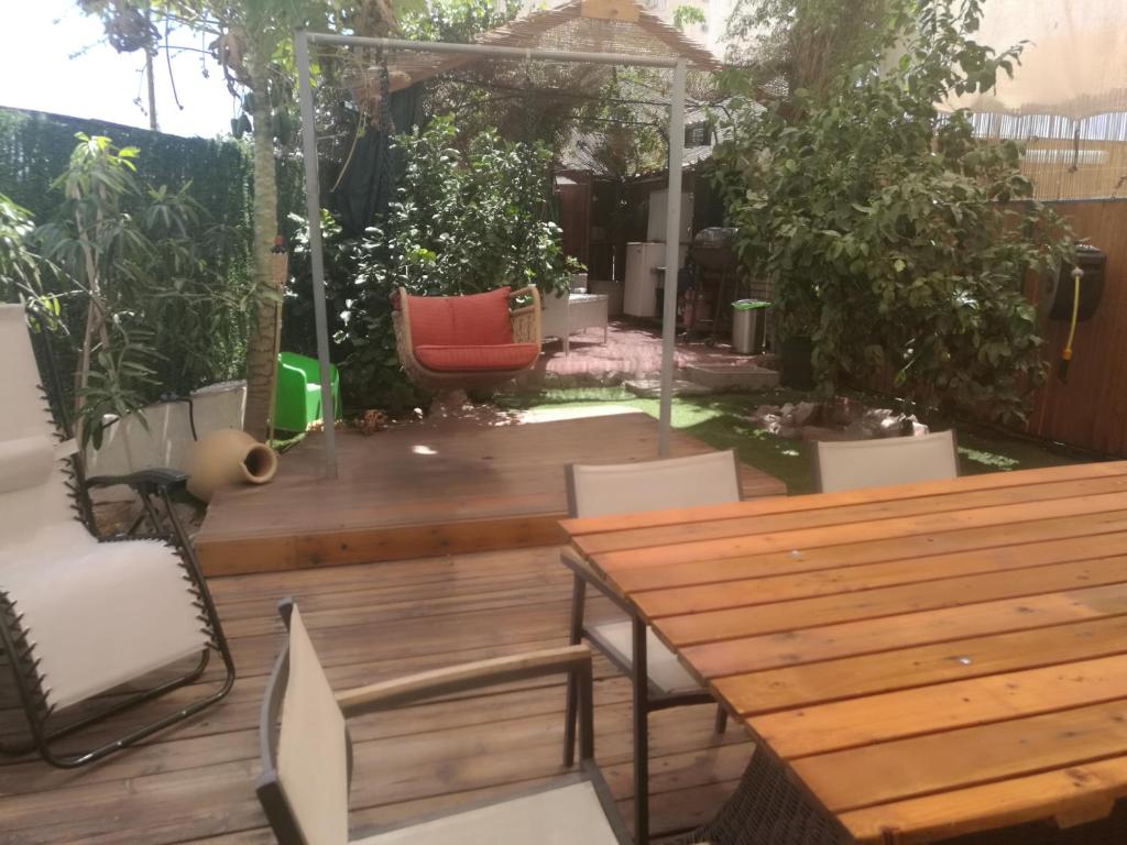 Aed väljaspool majutusasutust Casa Rosa