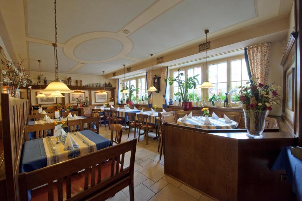 Restaurace v ubytování Land-gut-Hotel Hotel Adlerbräu