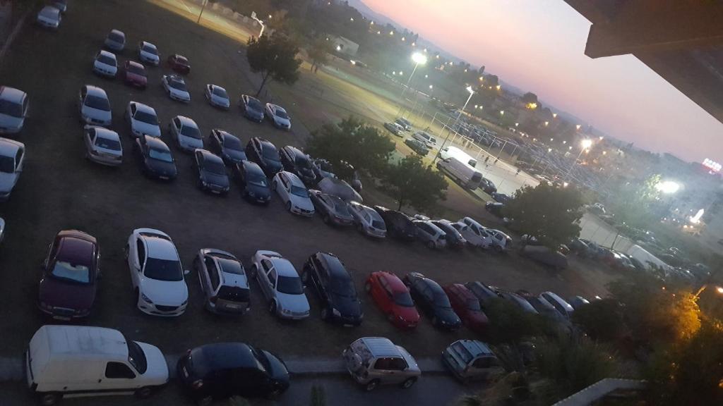 Východ nebo západ slunce při pohledu z hotelu nebo okolí