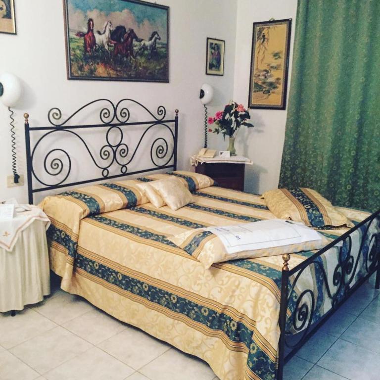 Postel nebo postele na pokoji v ubytování Hotel Ebe