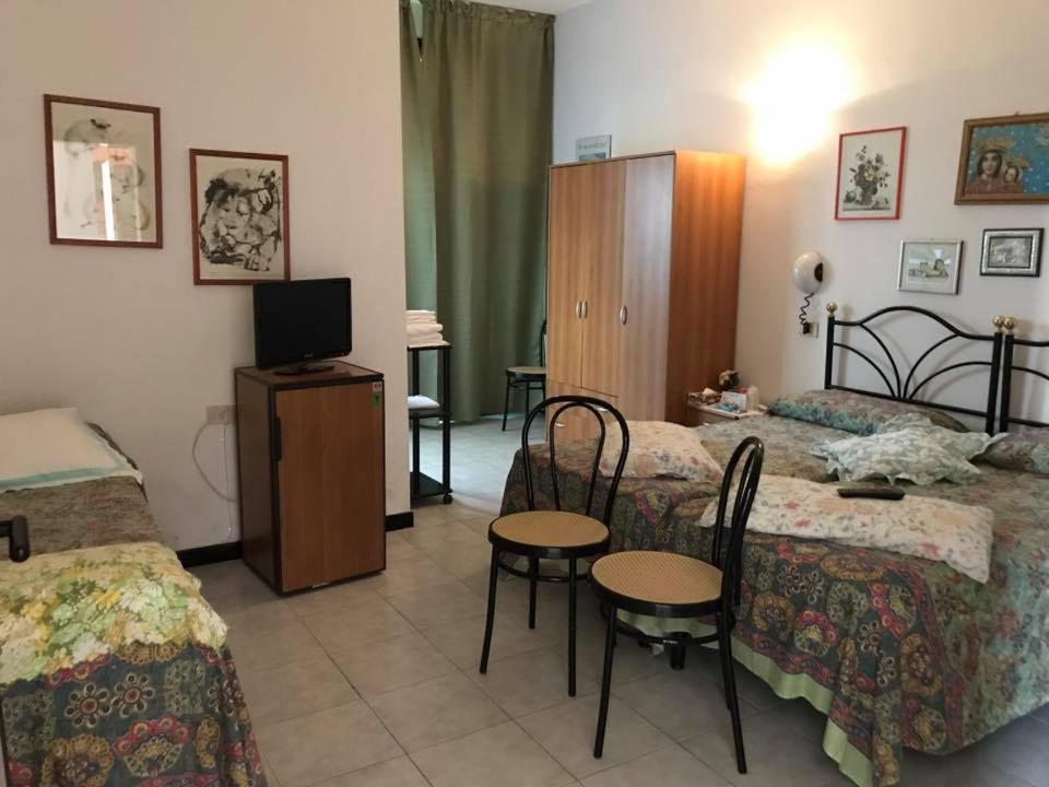 Postel nebo postele na pokoji v ubytování Hotel Ebe