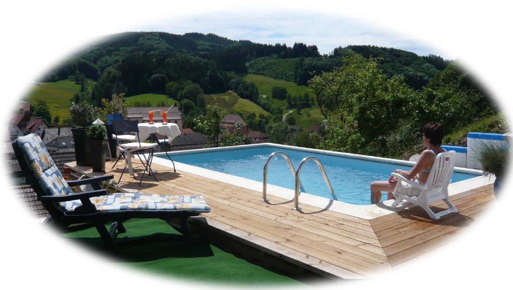 Bazén v ubytování Panoramaferienwohnung Monika mit Pool nebo v jeho okolí
