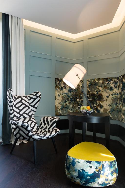 Area soggiorno di Stendhal Luxury Suites