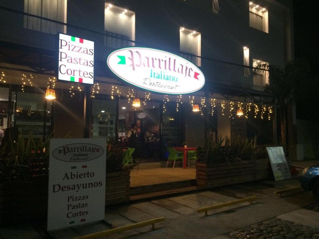 Certifikát, hodnocení, plakát nebo jiný dokument vystavený v ubytování Maria Ines Hotel Suite