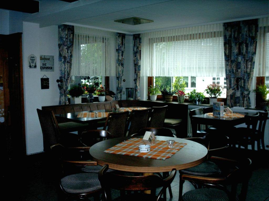 Restaurace v ubytování Gasthof Haus Hubertus