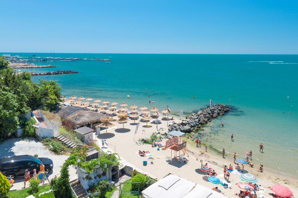 Double or Twin Room with Sea View