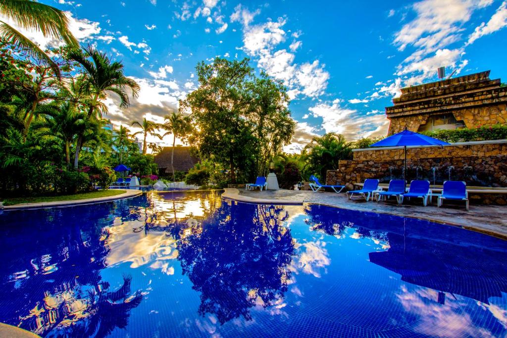 Bazén v ubytování Barceló Karmina - All Inclusive nebo v jeho okolí