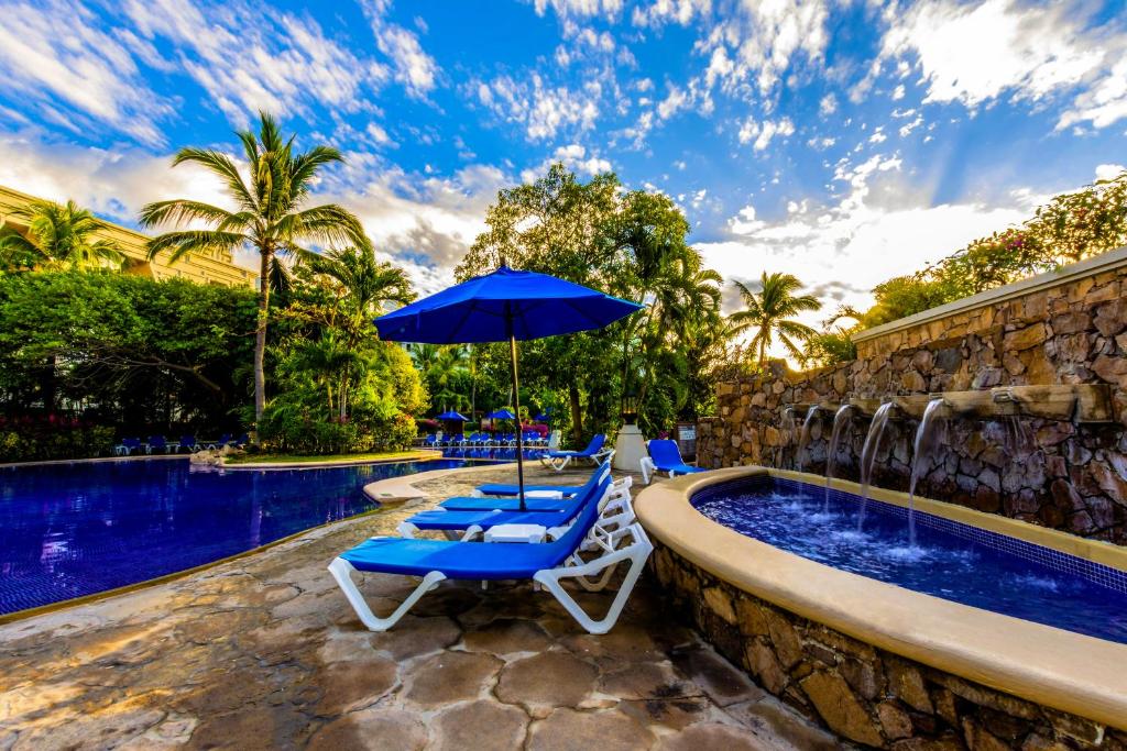 Bazén v ubytování Barceló Karmina - All Inclusive nebo v jeho okolí