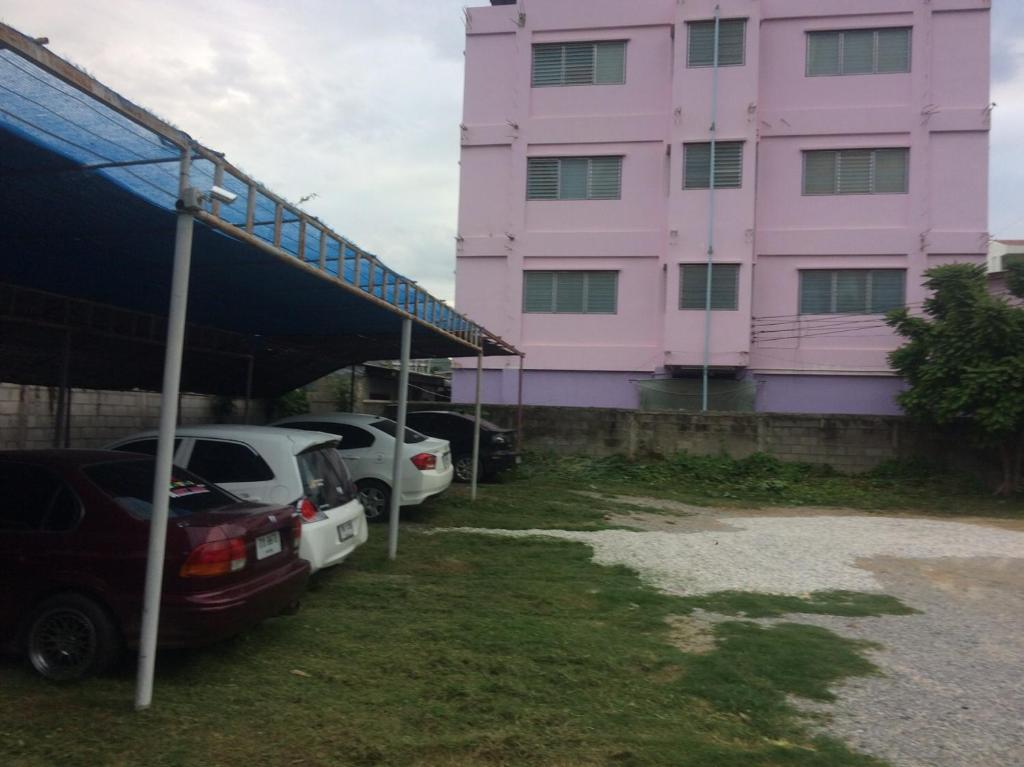 Budova, kde se aparthotel nachází