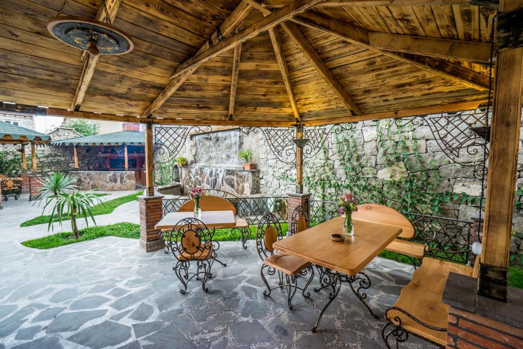 Patio nebo venkovní prostory v ubytování Hotel Tiflis