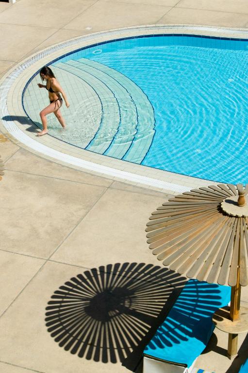 Bazén v ubytování Aracan Eatabe Luxor Hotel nebo v jeho okolí