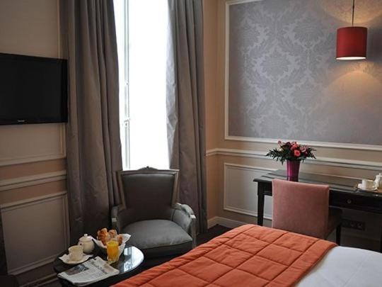 Hotel de L'Universite - 13