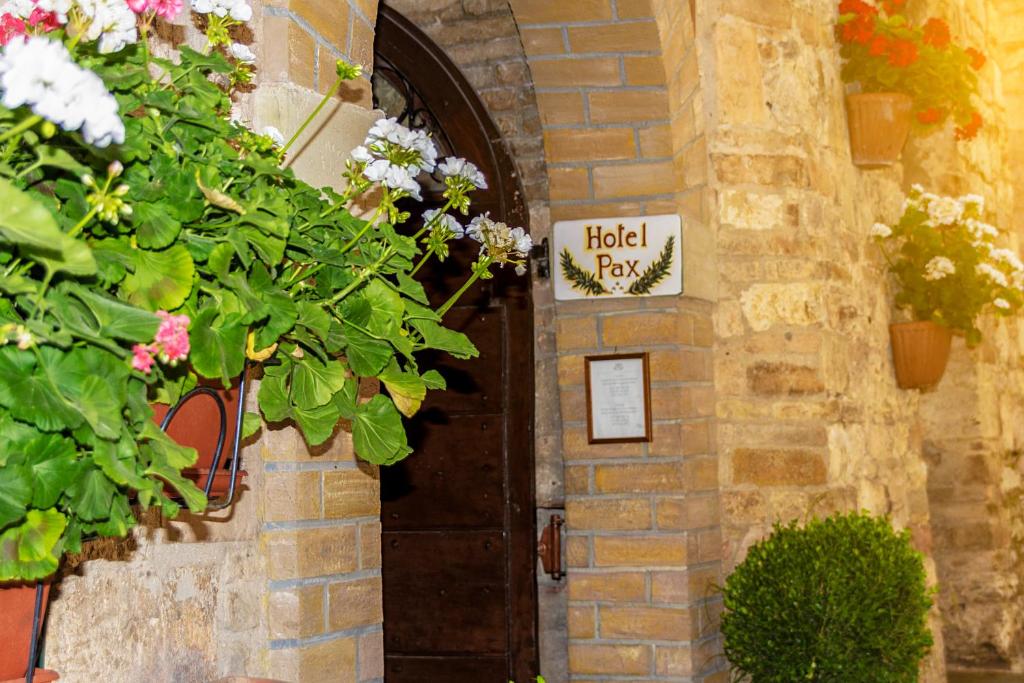 Certifikát, hodnocení, plakát nebo jiný dokument vystavený v ubytování Hotel Pax