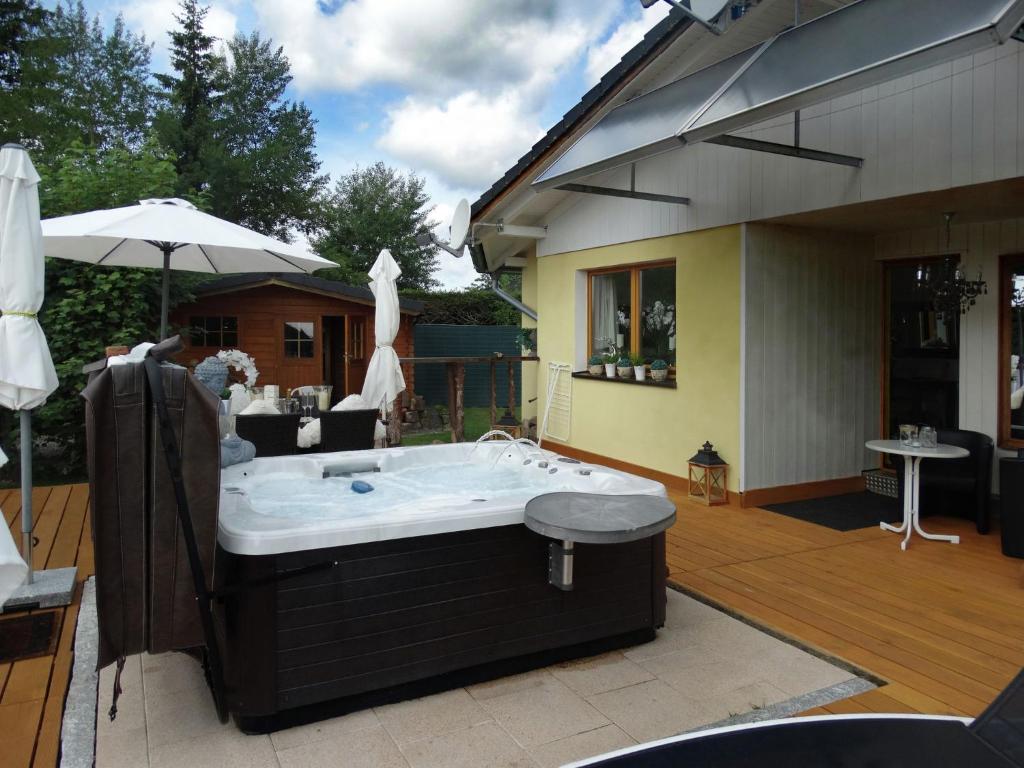 Cozy Holiday home in Lenzkirch with Whirlpool, Lenzkirch – Aktualisierte  Preise für 2022