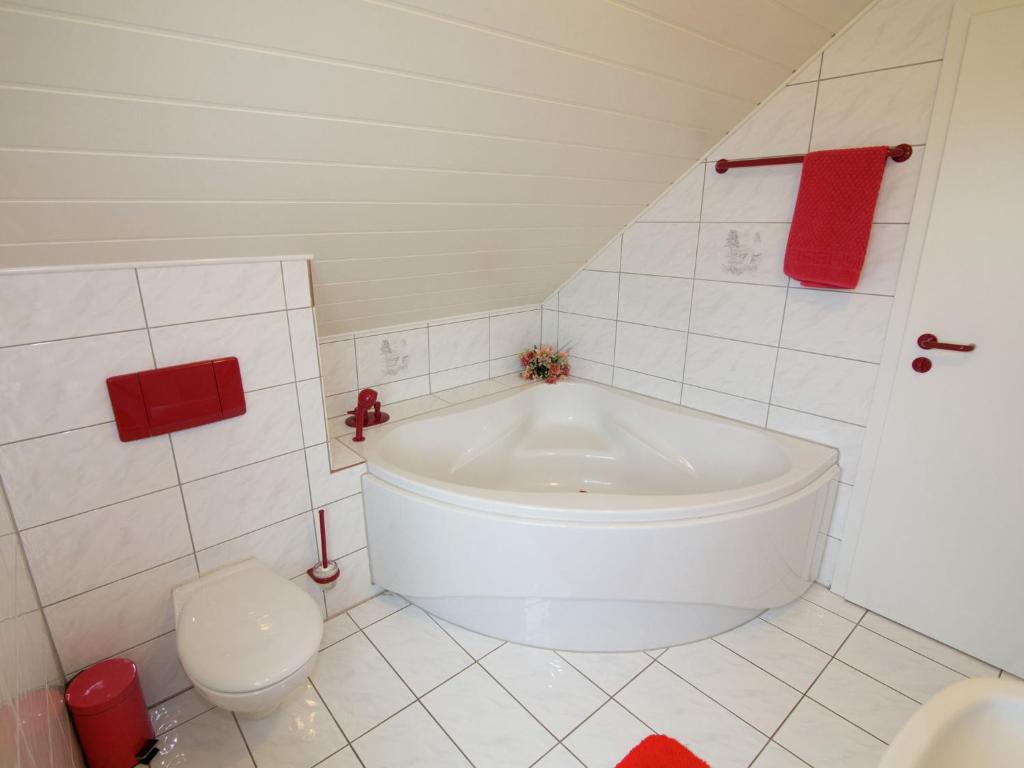 Koupelna v ubytování Holiday Home in Buchenberg near Forest
