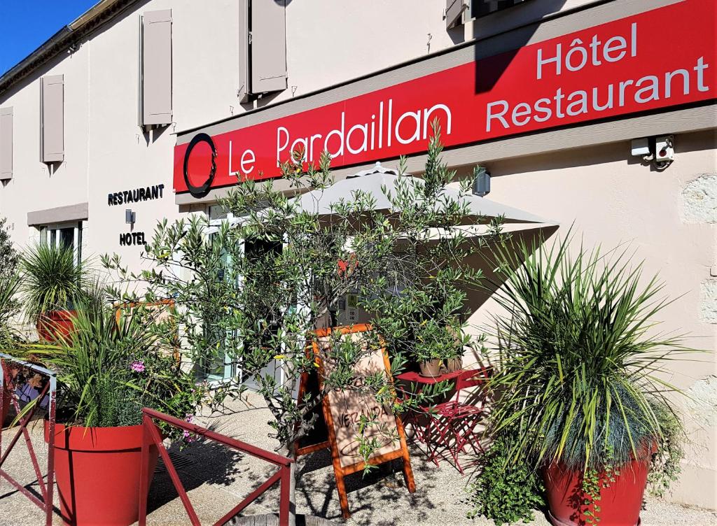 Fotografie z fotogalerie ubytování Logis Hôtel & Restaurant Le Pardaillan v destinaci Gondrin