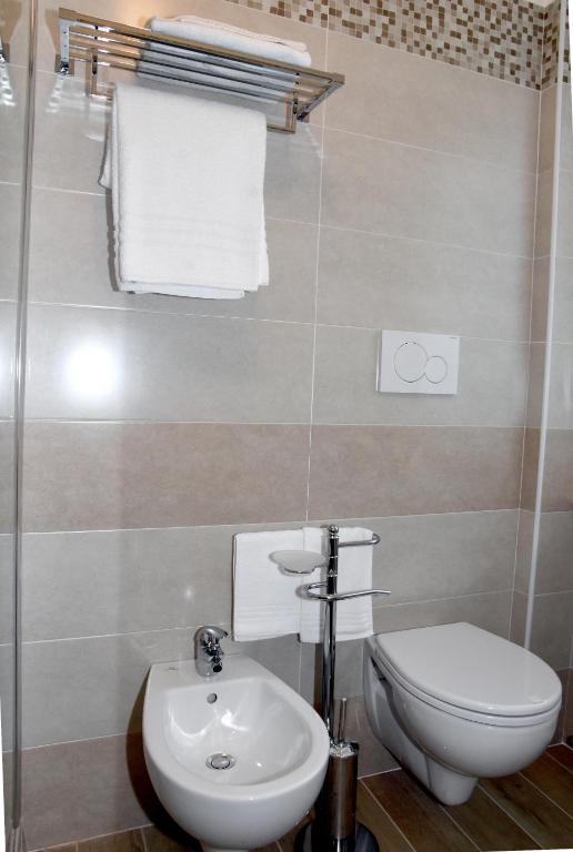 A bathroom at Bio Forester