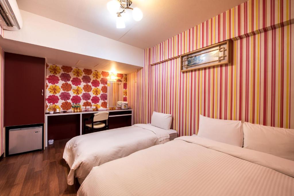 Hotel South Sea - Family Room (3 Adults) - No Window