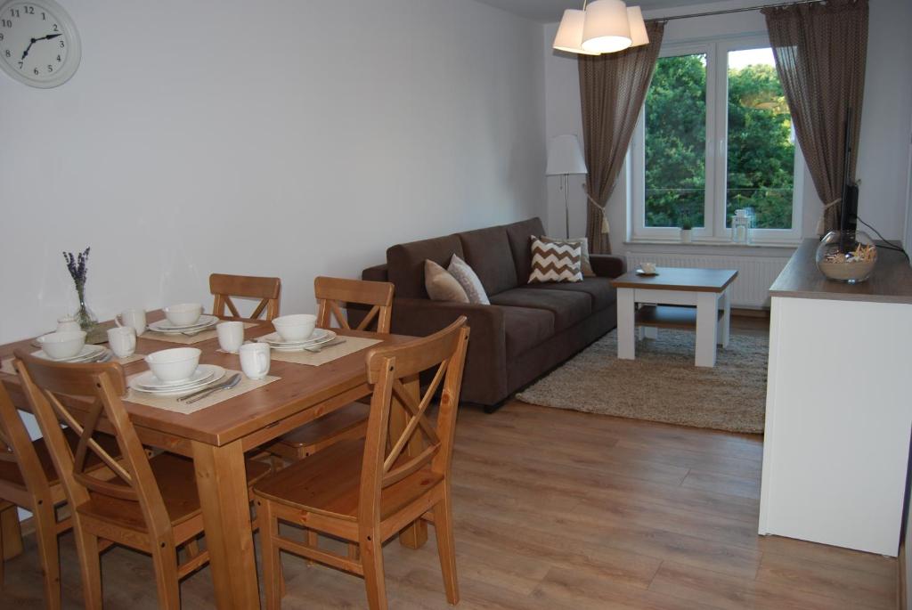 Posedenie v ubytovaní Apartament Piaskowy Polanki Park