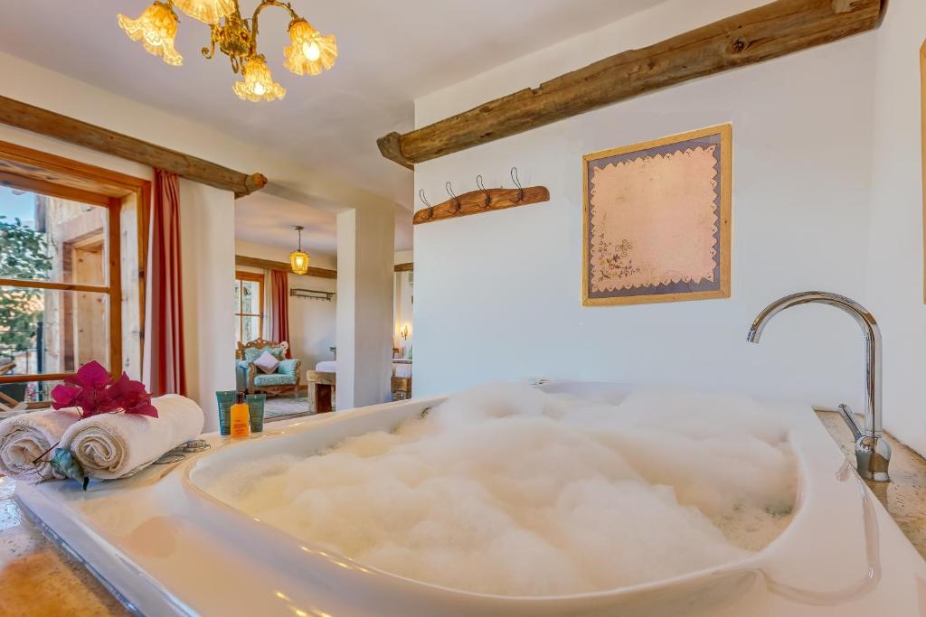 Fidanka Hotel - Suite Mit Jacuzzi