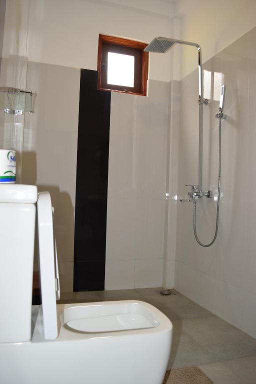 The Coconut Gardens Hotel & Restaurant - 5