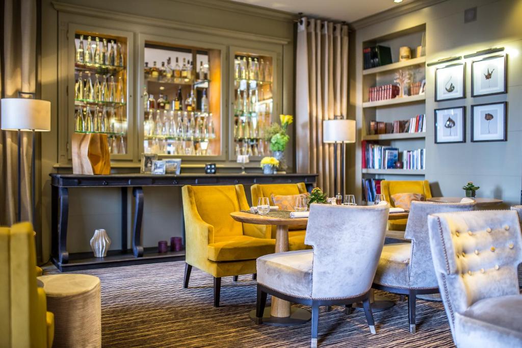 Posezení v ubytování Hôtel Ermitage