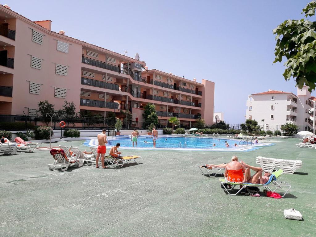 Bazén v ubytování Summerland LC Holiday Home nebo v jeho okolí