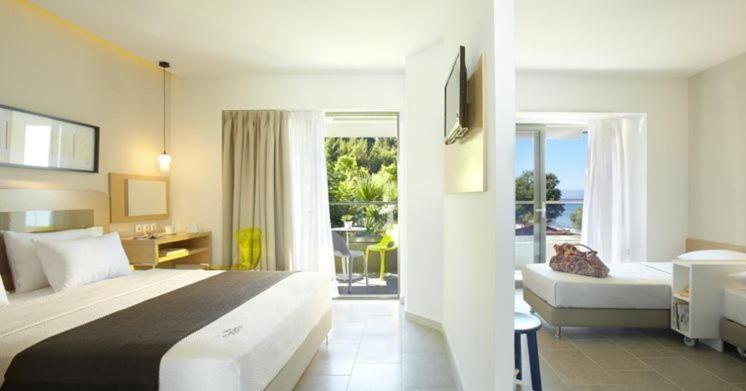 Margarita Sea Side Hotel - 9